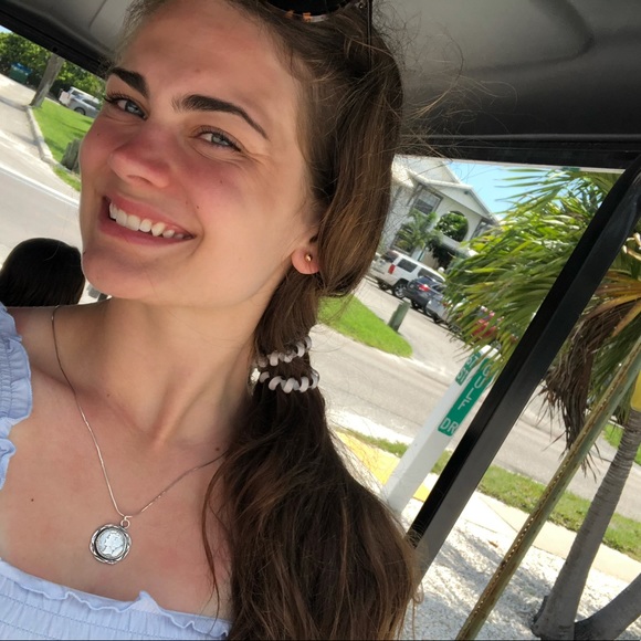 Meet your Posher, Bayley - Picture 1 of 1